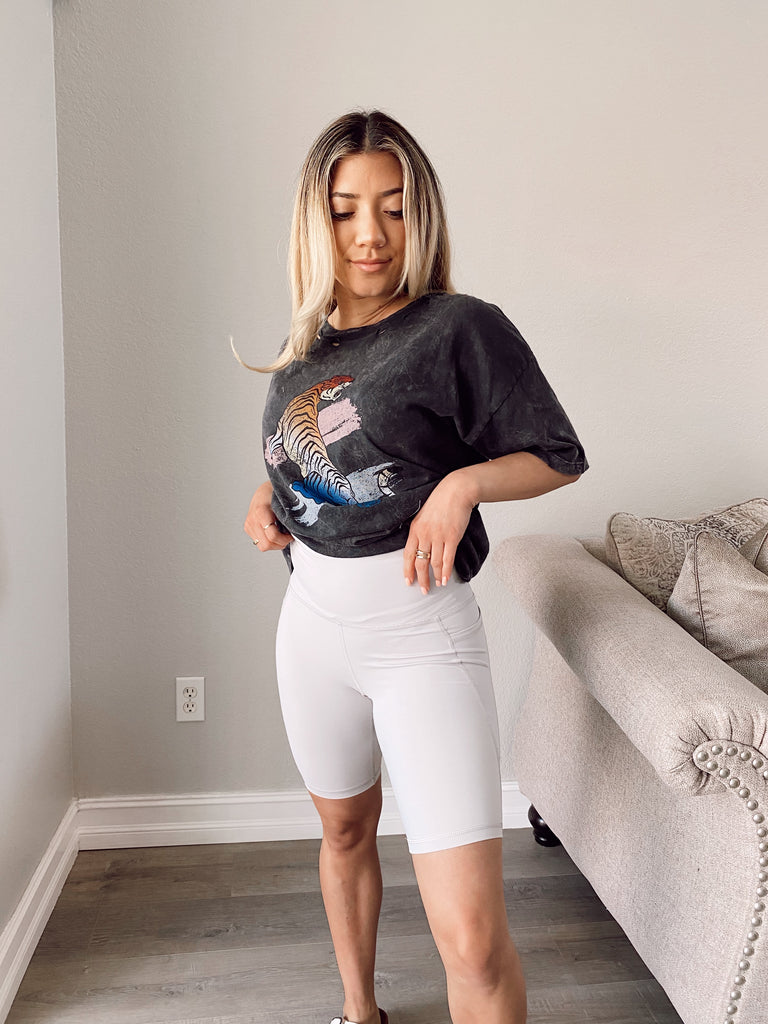 On The Daily Biker Shorts - GREY