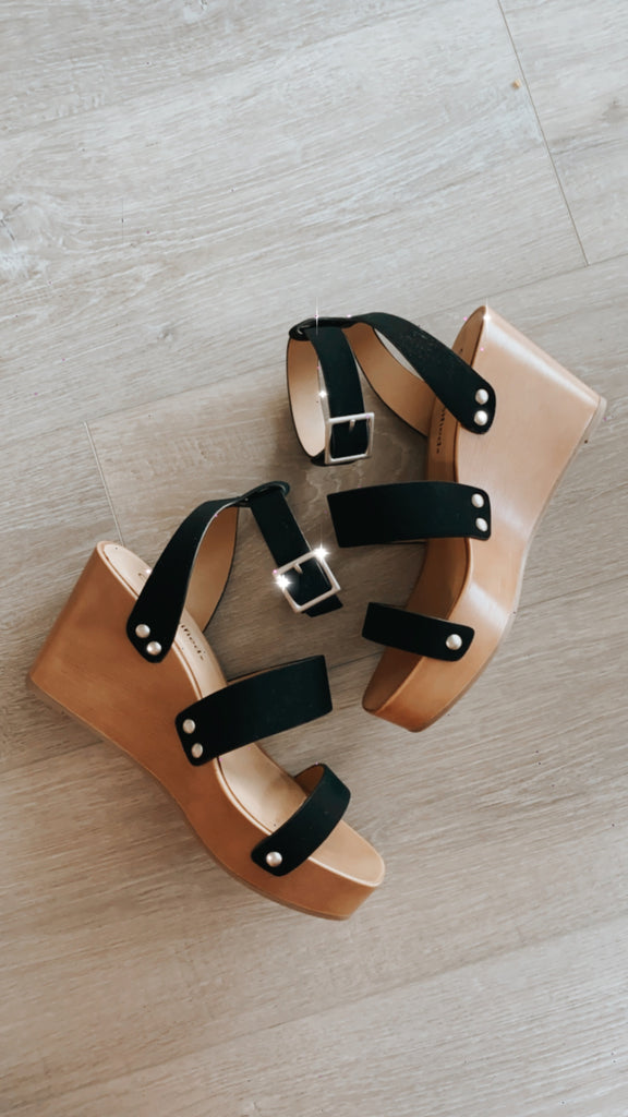 Nicole Wedges