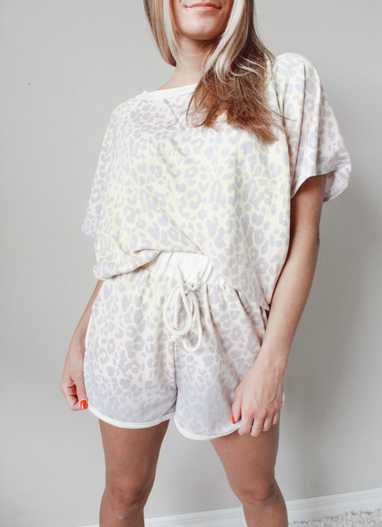 Make It Easy Shorts
