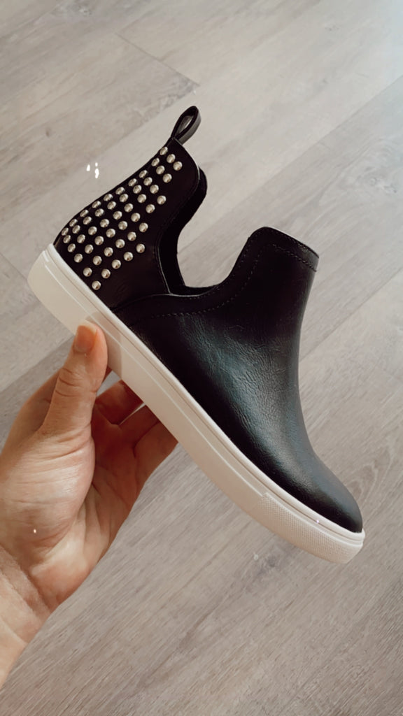 Making Moves Sneakers