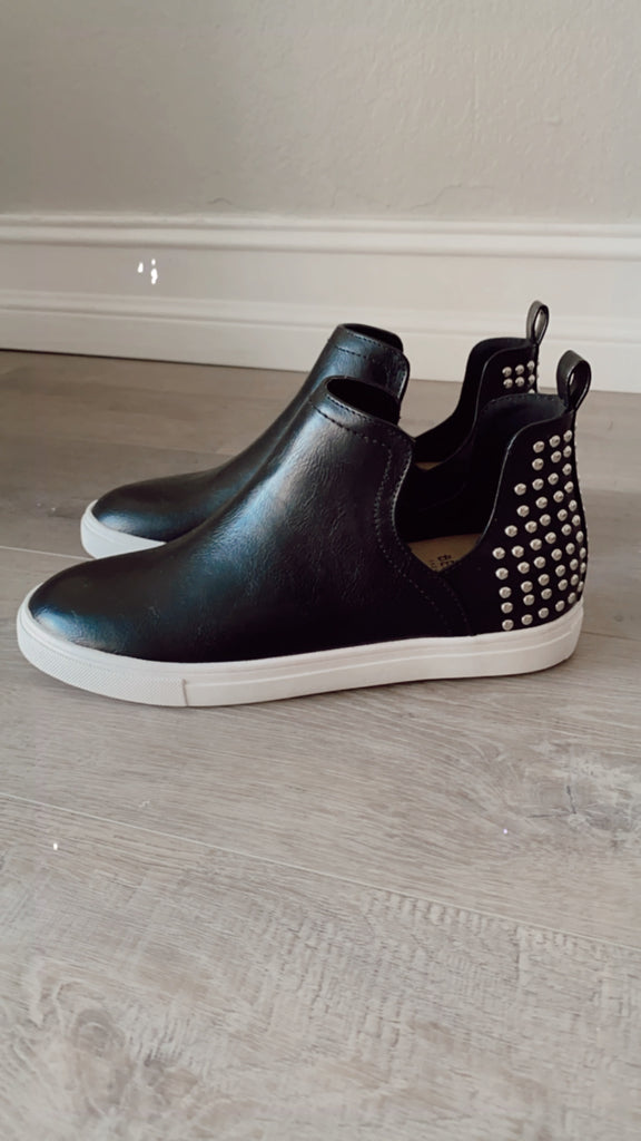 Making Moves Sneakers